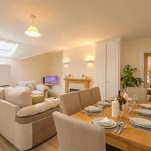  Apartment Center - 3 Minutes Walk To The Town Square Ireland